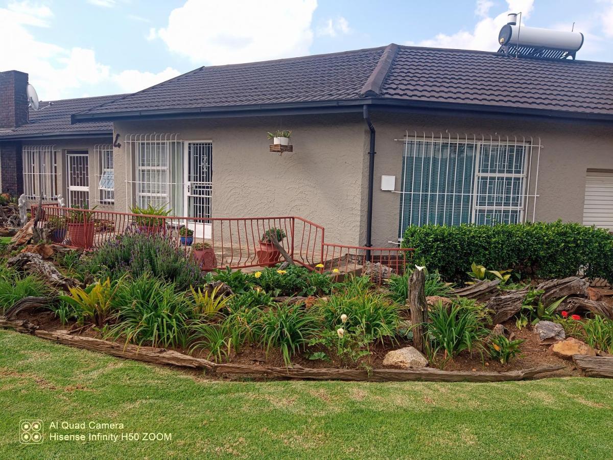 4 On Verbena Boksburg Exteriér fotografie